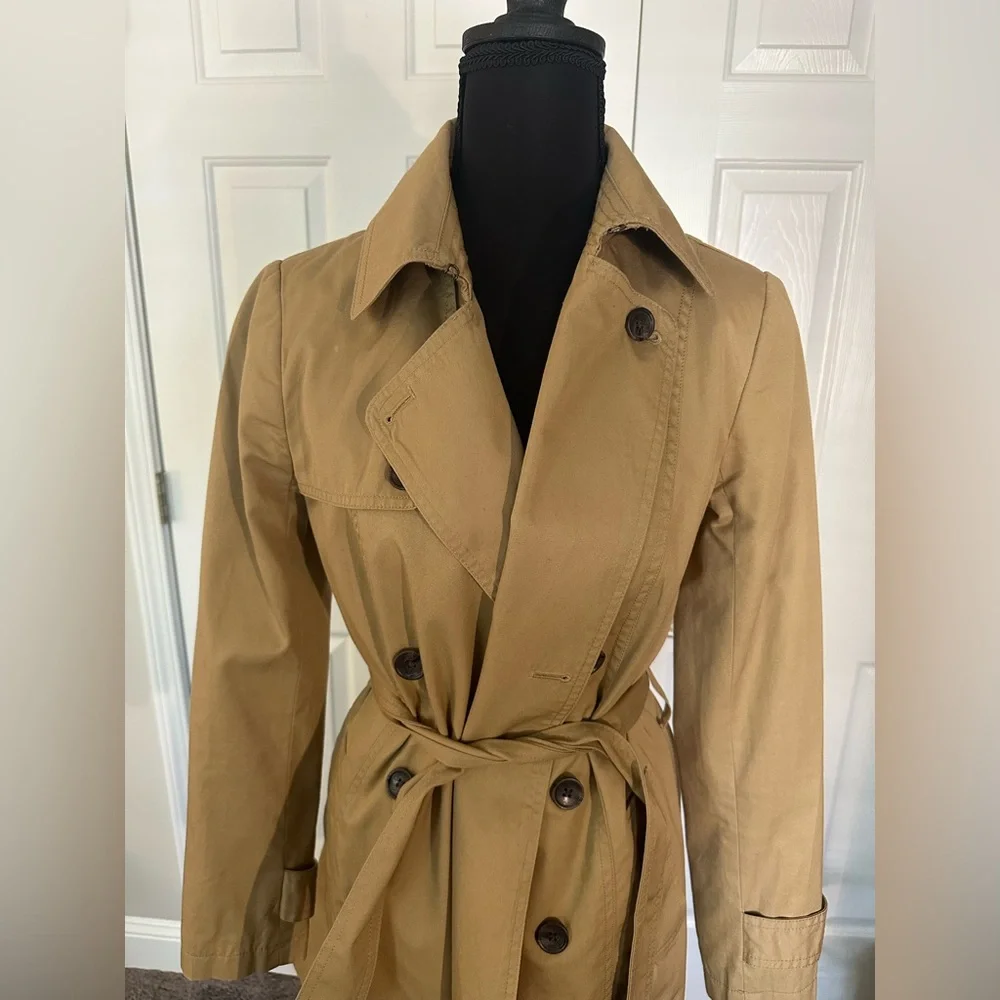 Banana Republic Factory Tan Women's Trench Coat - Picture 4 of 11
